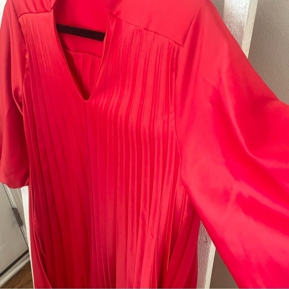 v neck pleaded satin midi dress​​​​​​​ - Picture 3 of 4